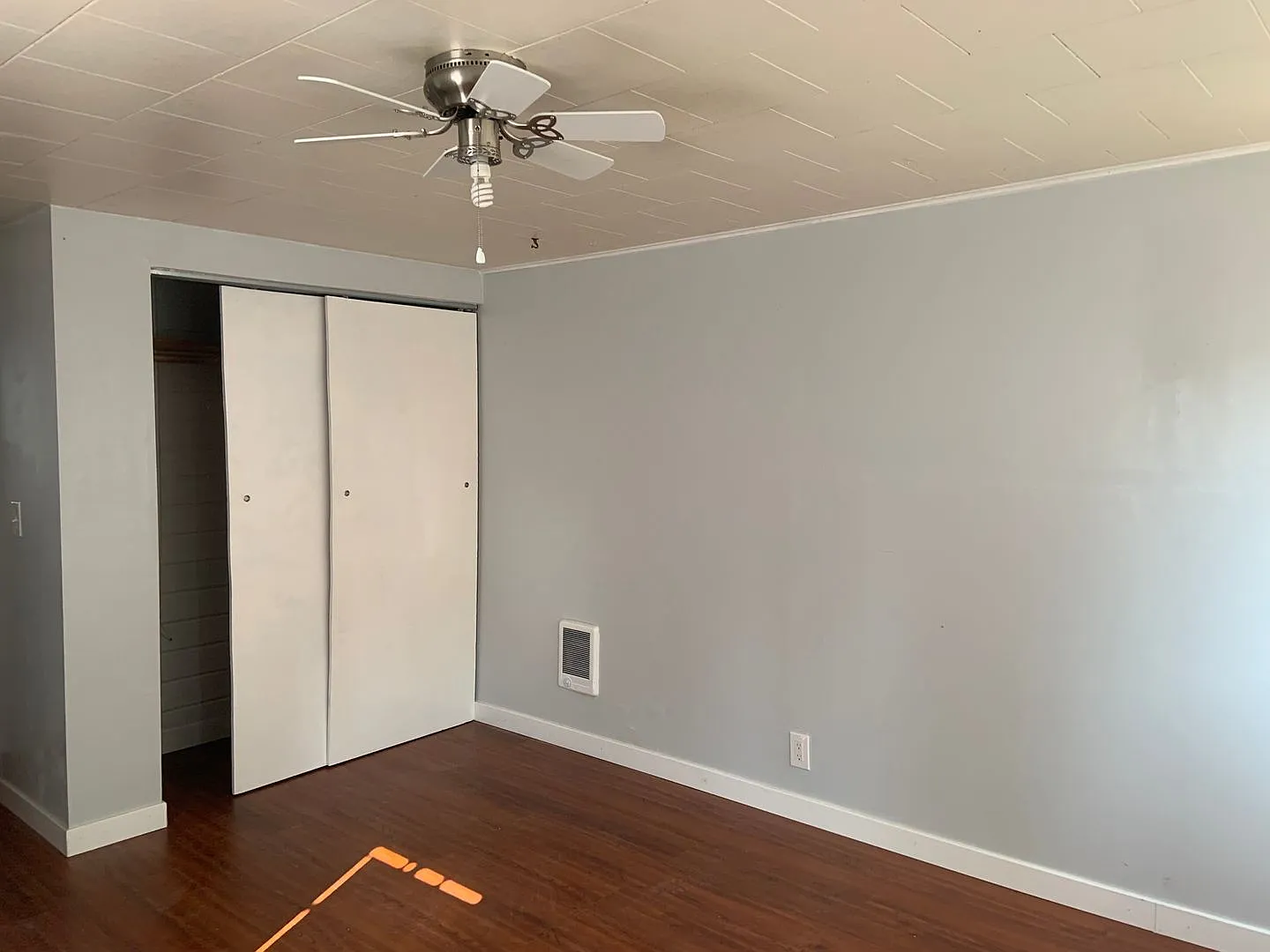 Hard to find 1 bdrm, 1 bath house with carport. — Photo 4