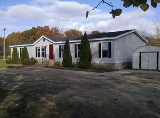 1025 S Mount Hope Rd, Crystal, MI 48818