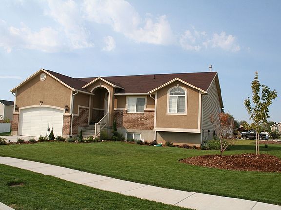 Large corner lot on cul-de-sac