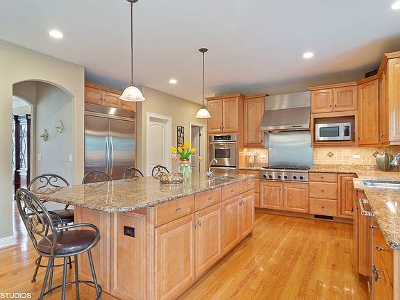 5th image of 876 Creek Bend Dr