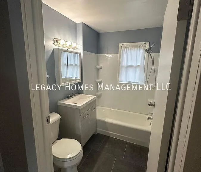 962 Lakeview Dr — Photo 11