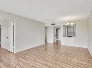 175 Turtle Lake Ct APT 212, Naples, FL 34105