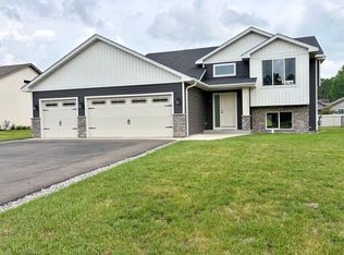 38313 Harder Ave, North Branch, MN 55056