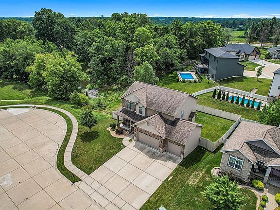 4th image of 128 Ellington Ct