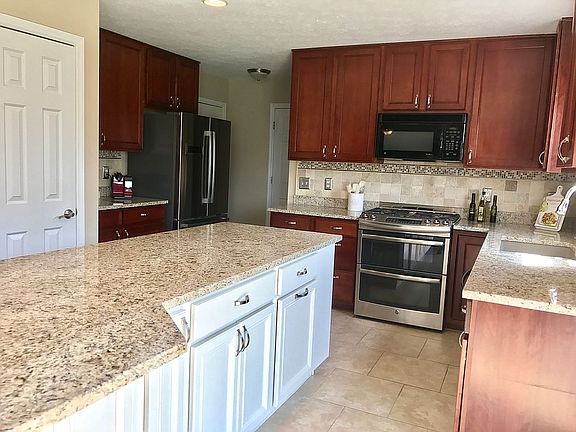2nd image of 315 Wellington Ct