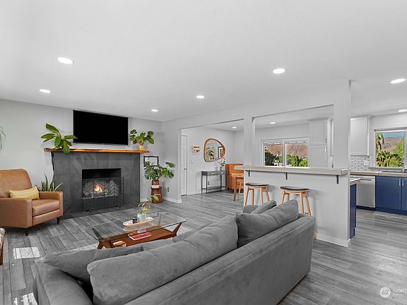 5th image of 208 S Iowa Ave