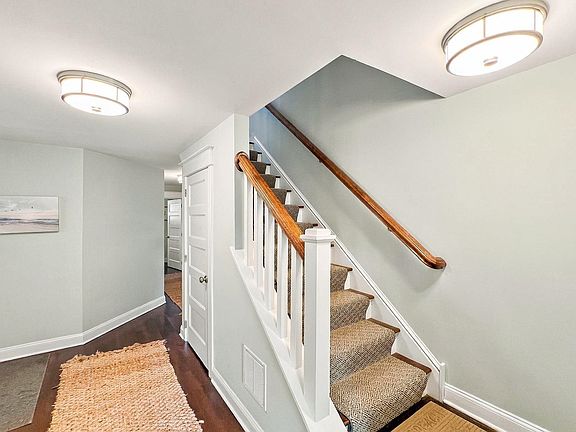 5th image of 235 34th St #235
