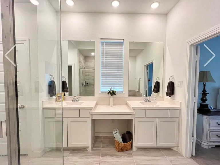2410 Doncaster Dr — Photo 8