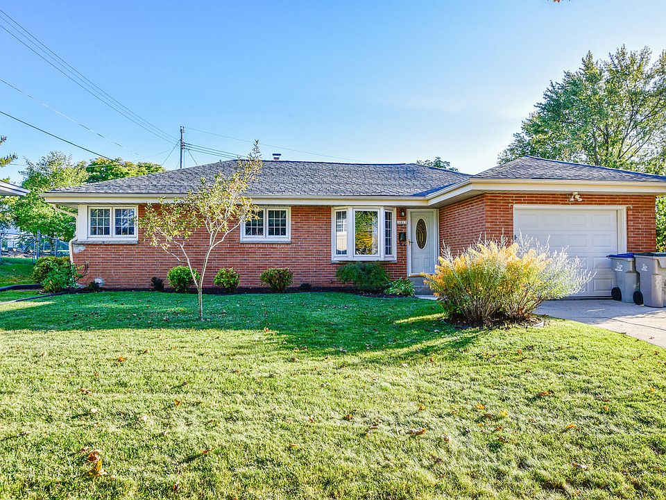 1st image of 10811 W Harvest Ln