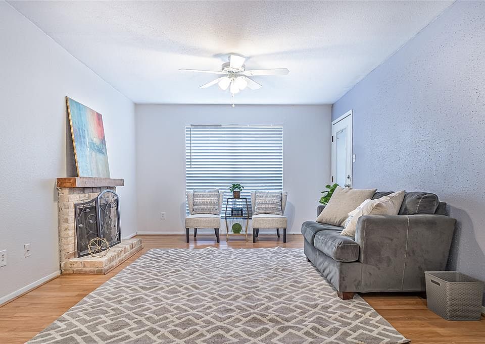1st image of 2110 Wilcrest Dr APT 136