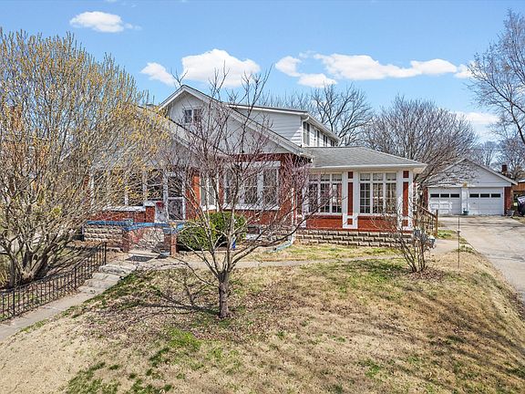 2nd image of 5 Riverside Dr