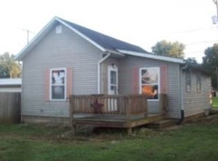 318 North St, Duncan Falls, OH 43734