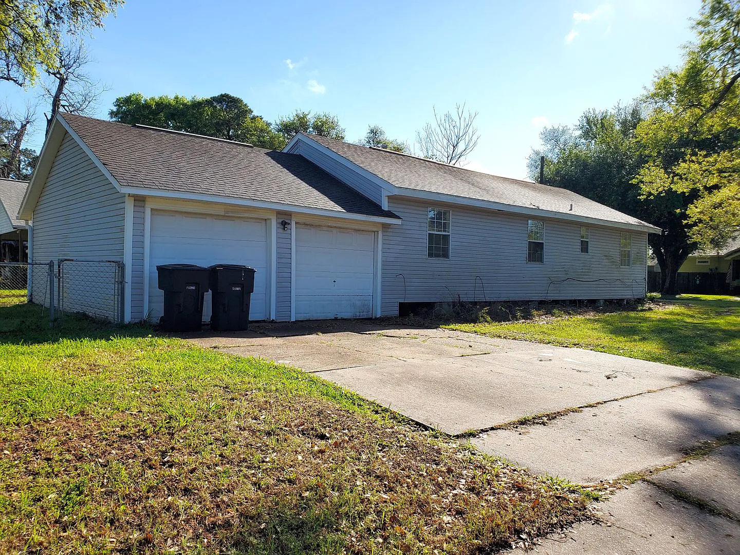 1624 Franklin Ave, Nederland TX 77627 — Photo 2
