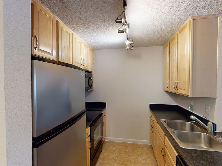 Altamira Place Apartment Homes — Photo 94