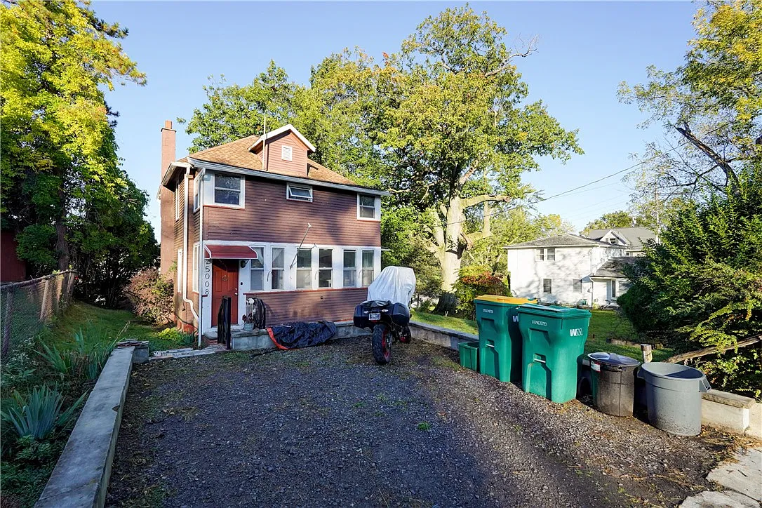3 bed, 1.5 bath, 1531 sqft, $2,500 — Photo 2