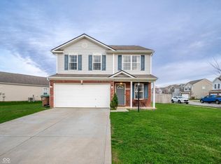 3415 Parkview Dr, Columbus, IN 47201