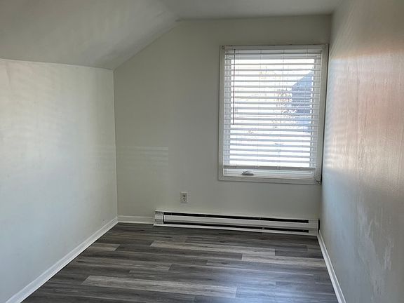 4th image of 318 8th St SE Suite 2