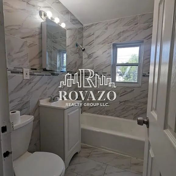 385 Roseville Ave #8 — Photo 2