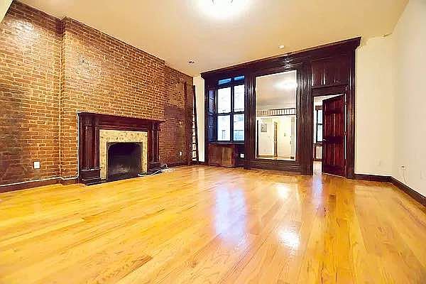 1st image of 40 W 73rd St