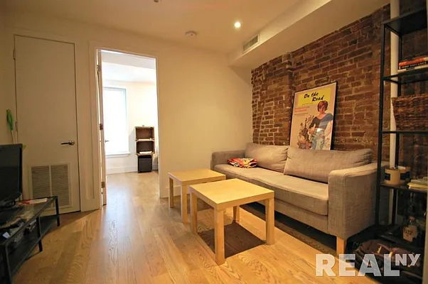 Rented by REAL New York | media 32