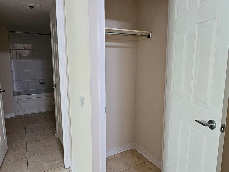 451 Rosewell Ave #202 — Photo 28