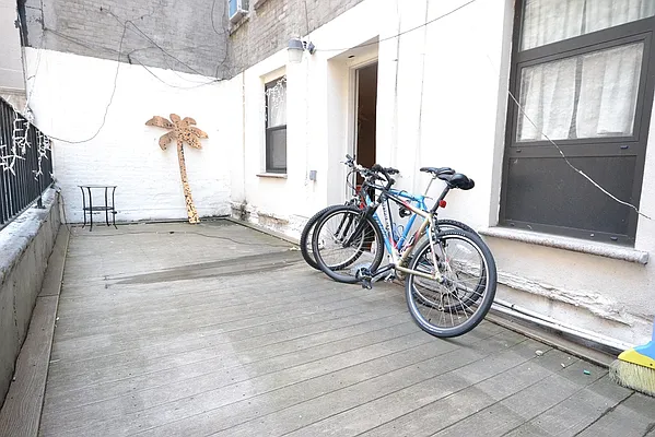 Rented by Bold New York | media 7