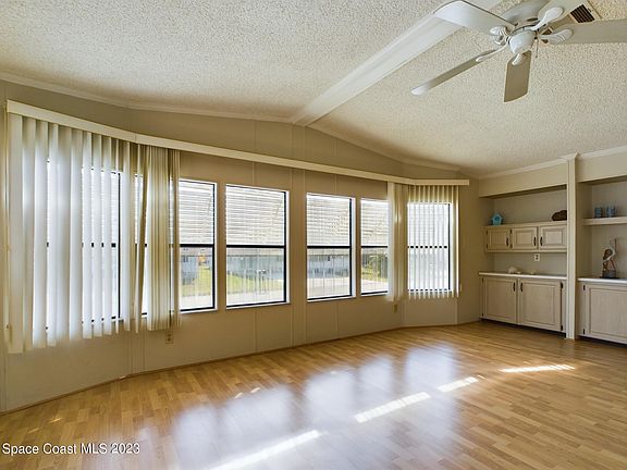 5th image of 564 Tarpon Dr