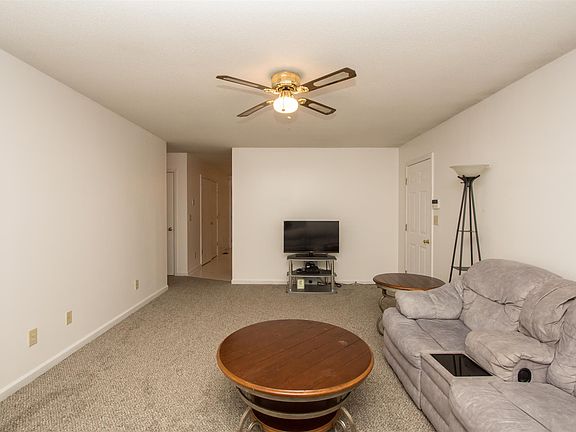 3rd image of 3198 N Senseney Cir