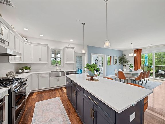 3rd image of 60 Coppersmith Way #402