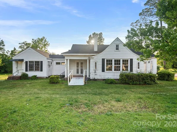 202 S Main St, Lake View, SC 29563