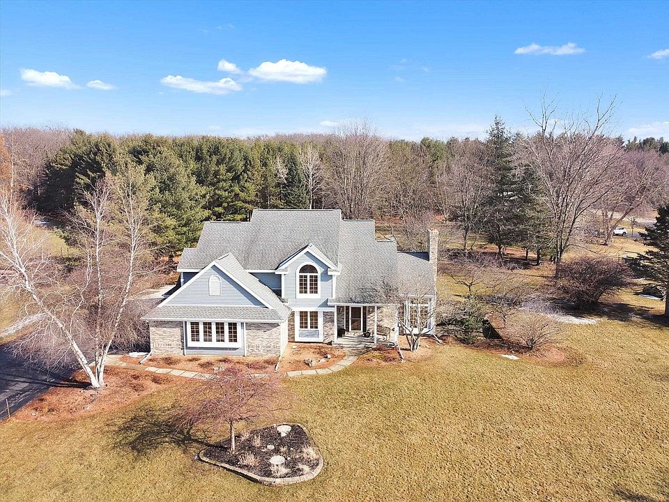 1st image of 4622 N Brentwood Dr