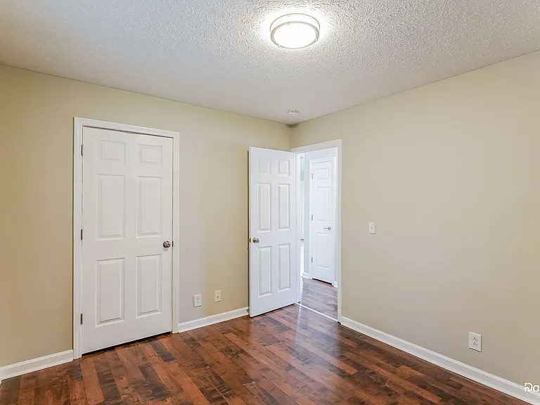 310 Reeves Ct — Photo 7