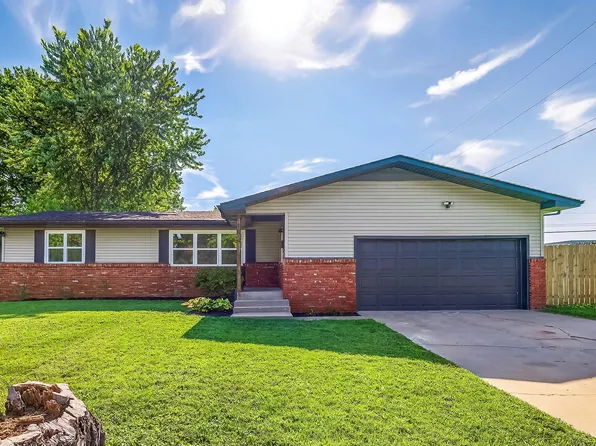 1674 S Catalina Avenue, Springfield, MO 65804