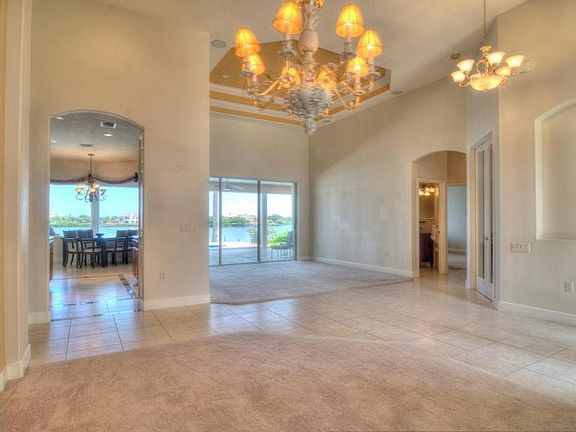 livingroom and dinning room