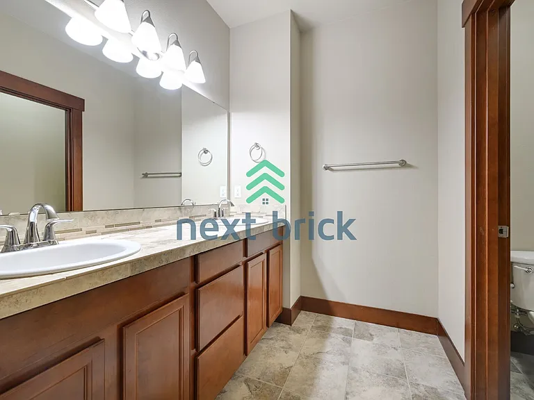 3813 NE 3rd Pl — Photo 22