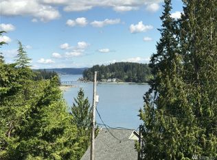 110 E Barbary Dr, Grapeview, WA 98546