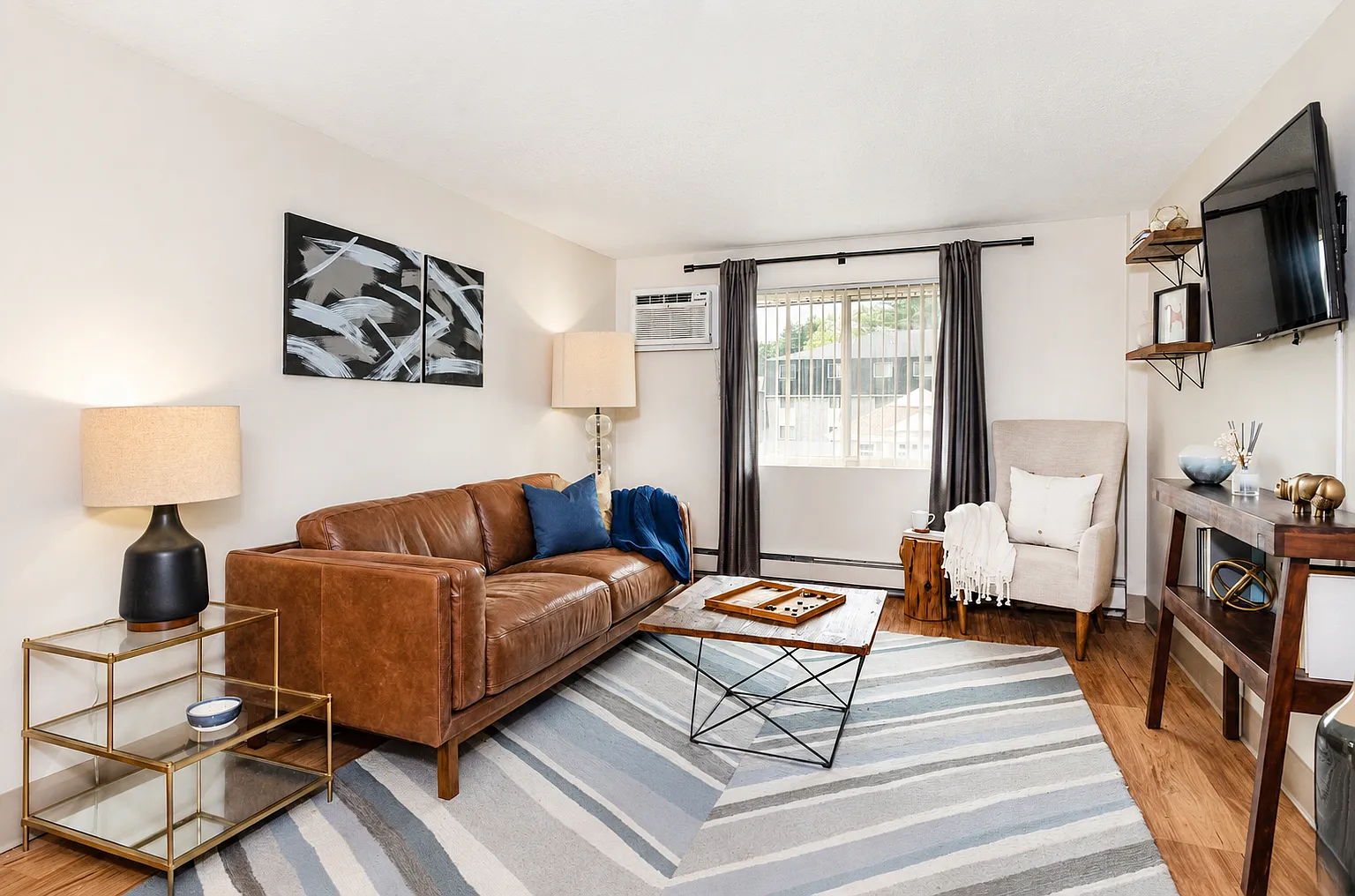 Pine Brook Place Apartments — Photo 3