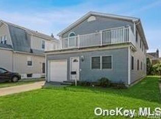 442 E Beech St, Long Beach, NY 11561