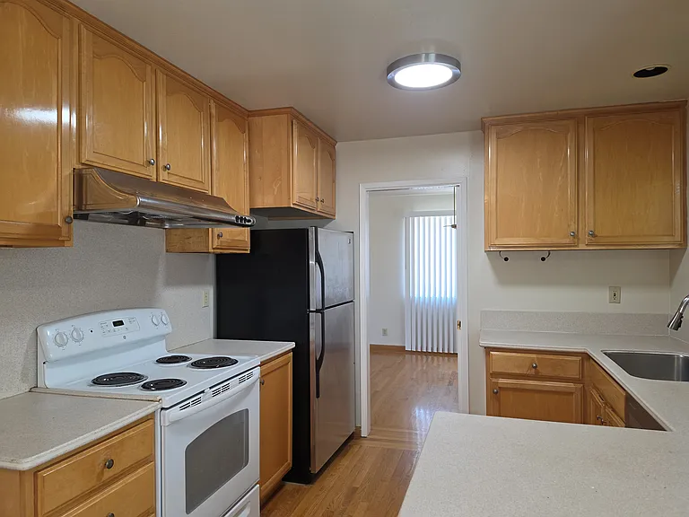 657 Alberta Ave #657 — Photo 2