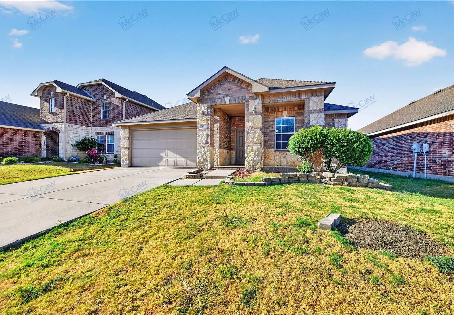 4 bed, 2.0 bath, 2080 sqft, $2,300 — Photo 2