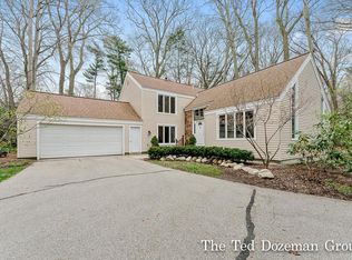 1176 Oakhampton Rd, Holland, MI 49424