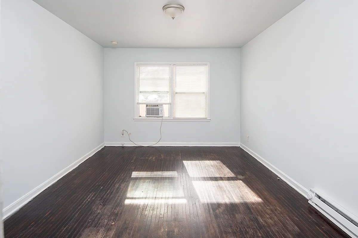 Building Photo - 3112 Girard Ct #4