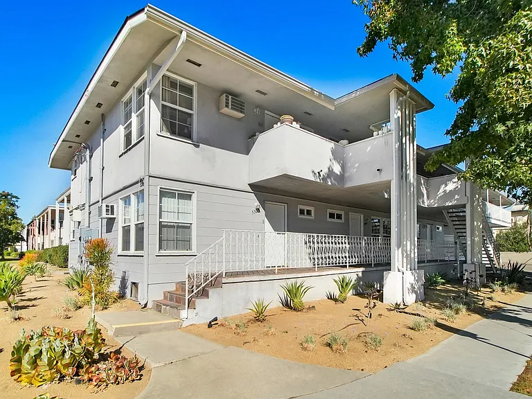 5300 Vantage Ave — Photo 16