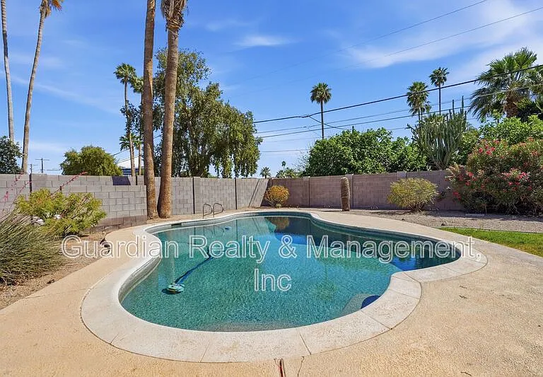 6819 E Paradise Pkwy — Photo 32