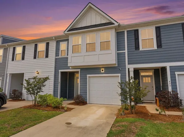 451 Trotters Ln, Moncks Corner, SC 29461