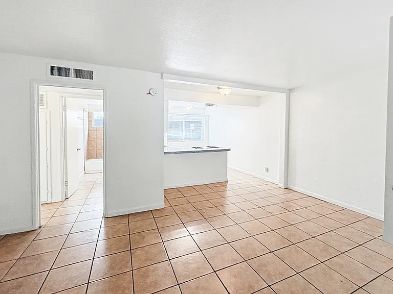 2417 E Campbell Ave #11A — Photo 6
