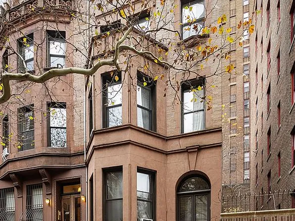 322 W 104th St, New York, NY 10025