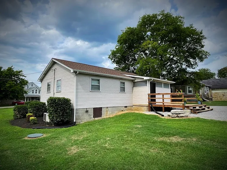 45 E Caldwell Ave — Photo 17