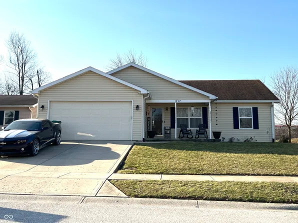 1217 Meadowood Dr, Danville, IN 46122