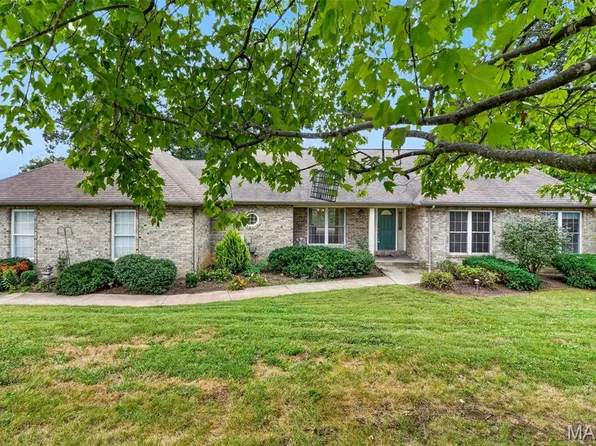 74 Forest Hills Dr, Washington, MO 63090